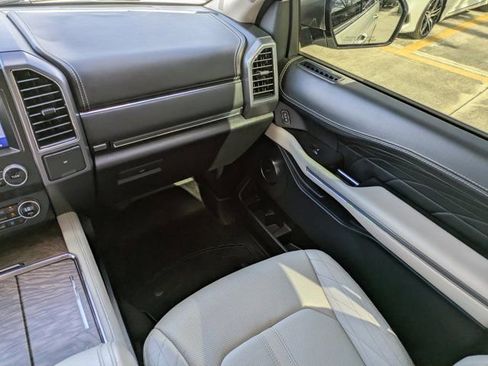 Certified 2021 Ford Expedition Max Platinum image 16