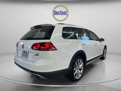 Used 2017 Volkswagen Golf Alltrack SE AWD/4WD image 4