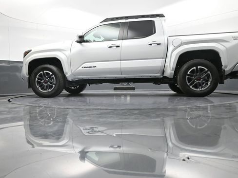 New 2024 Toyota Tacoma TRD Sport w/ TRD Sport Upgrade Package AWD/4WD image 30