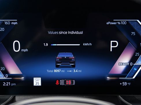 Used 2024 BMW i7 xDrive60 w/ Executive Package image 46