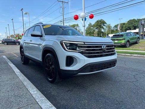 Certified 2024 Volkswagen Atlas SE w/ Black Wheel Package AWD/4WD image 4