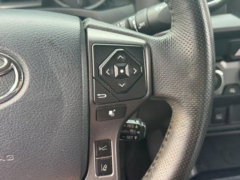 Used 2020 Toyota Tacoma TRD Off-Road AWD/4WD image 23