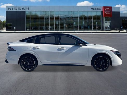 New 2026 Nissan Sentra SR FWD image 6