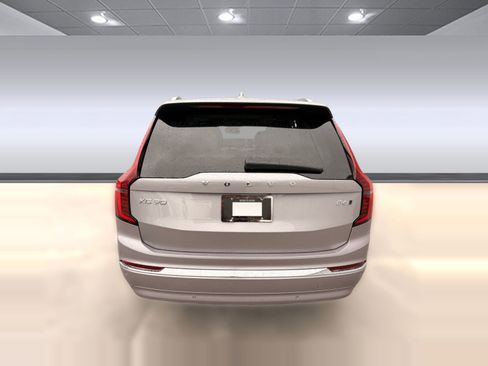 Used 2026 Volvo XC90 B6 Ultra w/ Protection Package image 10