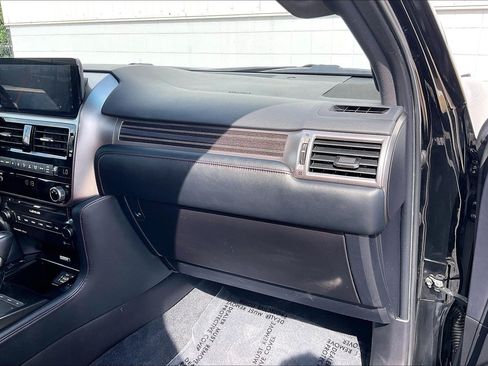 Used 2023 Lexus GX 460 Premium w/ Premium Package AWD/4WD image 21