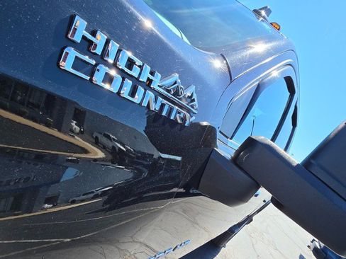 Used 2021 Chevrolet Silverado 2500 High Country w/ LPO, Hitch Package AWD/4WD image 10