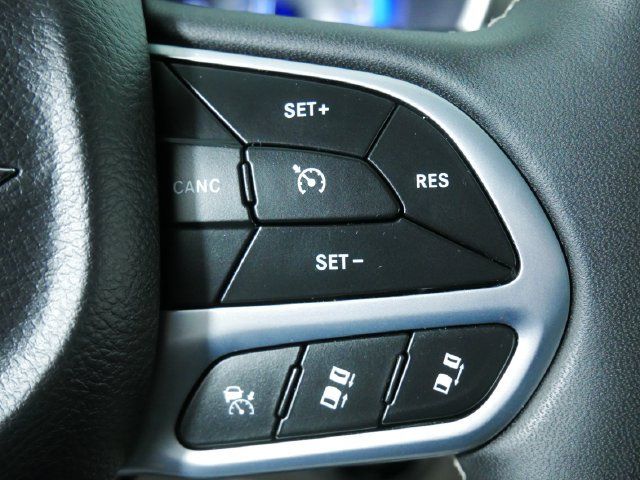 Certified 2023 Chrysler Pacifica Touring-L w/ Uconnect Theater Family Group AWD/4WD image 26