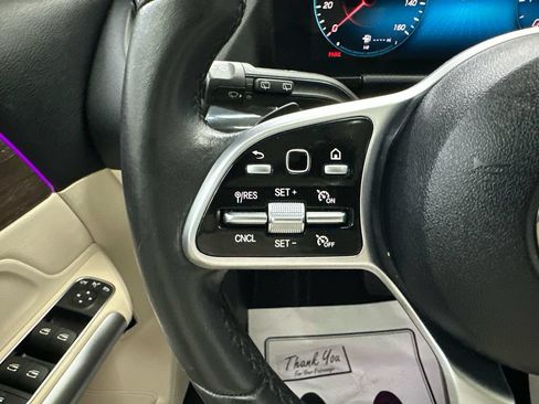 Used 2023 Mercedes-Benz GLA 250 4MATIC w/ Premium Package image 27