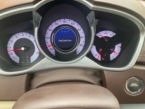 Used 2011 Cadillac SRX Luxury FWD image 23