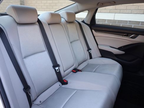 Used 2018 Honda Accord EX image 24