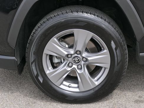 Used 2024 Toyota RAV4 XLE FWD image 9