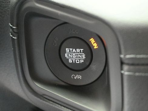 New 2025 Jeep Gladiator Sport image 12