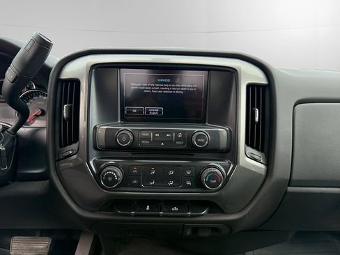 Used 2018 Chevrolet Silverado 1500 LT AWD/4WD image 11