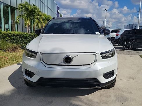 Used 2021 Volvo XC40 P8 Recharge w/ Advanced Package image 2