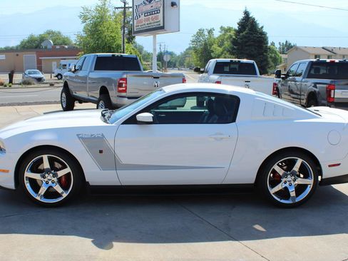 Used 2010 Ford Mustang GT RWD image 12