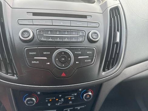 Used 2017 Ford Escape SE image 11