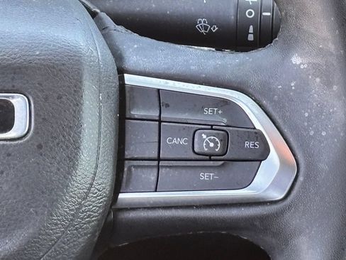 Used 2023 Jeep Compass Latitude w/ Sun and Sound Group AWD/4WD image 14