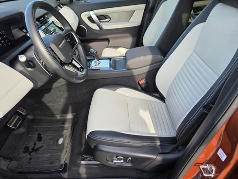 Certified 2022 Land Rover Discovery Sport SE R-Dynamic AWD/4WD image 10