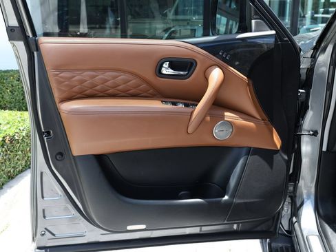 Used 2020 INFINITI QX80 Limited AWD/4WD image 12