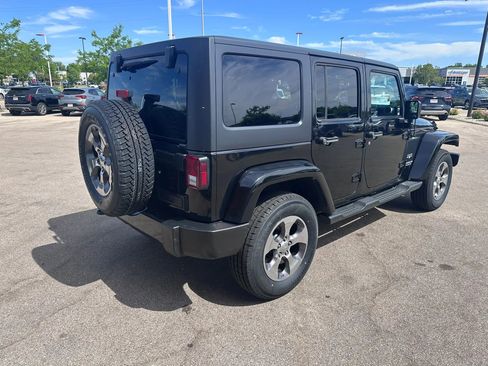 Used 2016 Jeep Wrangler Unlimited Sahara w/ Connectivity Group AWD/4WD image 5