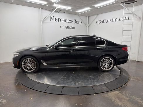 Used 2020 BMW 530e xDrive w/ M Sport Package image 4