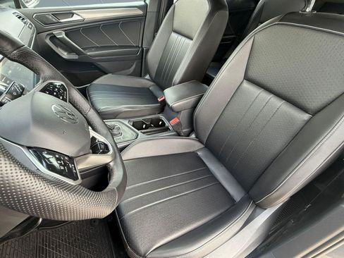 Certified 2022 Volkswagen Tiguan SE R-Line image 12