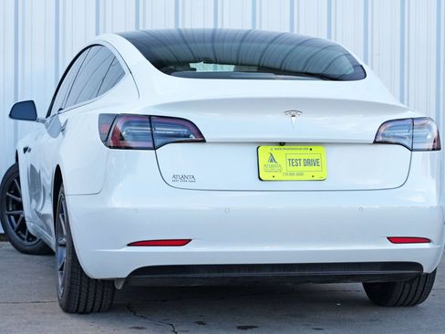 Used 2019 Tesla Model 3 Mid Range image 5