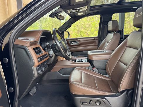 Used 2022 Chevrolet Suburban High Country image 27