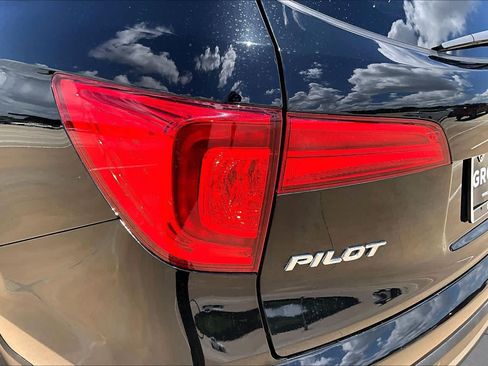 Used 2016 Honda Pilot Touring image 28