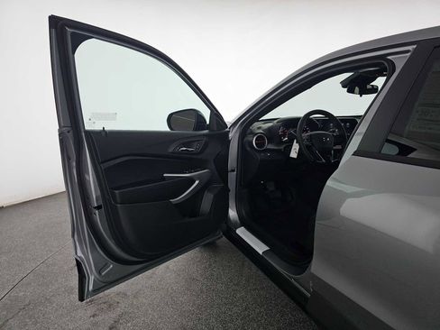 New 2026 Chevrolet Trax RS w/ Driver Confidence Package image 19