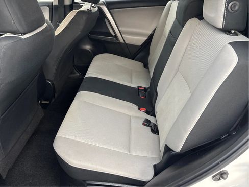 Used 2018 Toyota RAV4 XLE w/ Carpet Mat Package AWD/4WD image 14