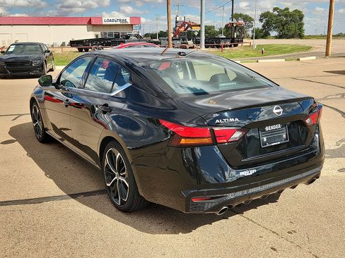 Used 2024 Nissan Altima 2.5 SR image 3