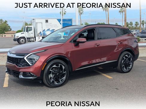 Used 2025 Kia Sportage SX image 1