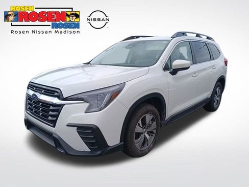 Used 2025 Subaru Ascent Premium image 1