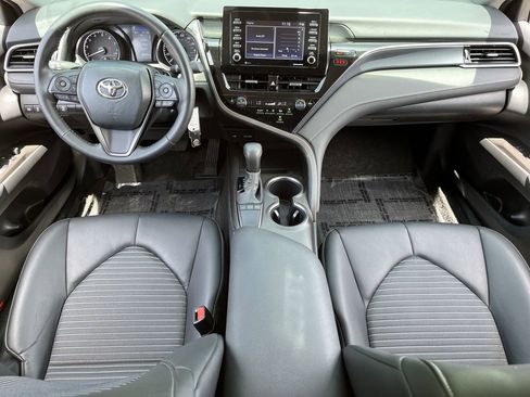 Used 2024 Toyota Camry SE FWD image 9