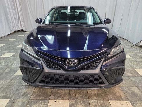 Used 2021 Toyota Camry SE image 4