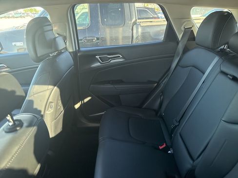 Certified 2025 Kia Sportage EX image 6