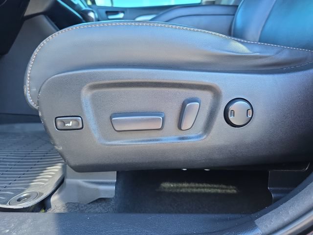 Used 2018 Toyota Highlander XLE FWD image 12