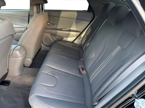 Used 2023 Hyundai Elantra SEL w/ Convenience Package image 11