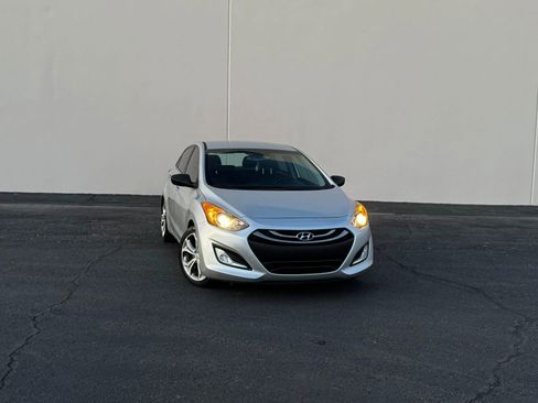 Used 2014 Hyundai Elantra GT w/ Option Group 02 image 2