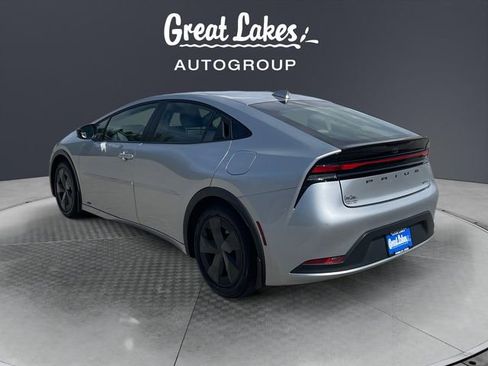 Used 2024 Toyota Prius LE image 3