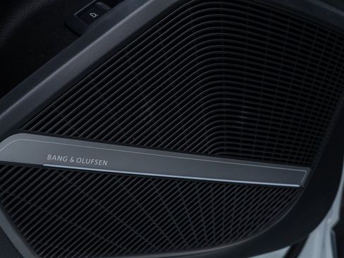 Used 2025 Audi SQ5 Premium Plus image 23