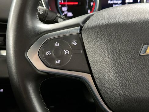 Used 2023 Chevrolet Traverse LT image 16