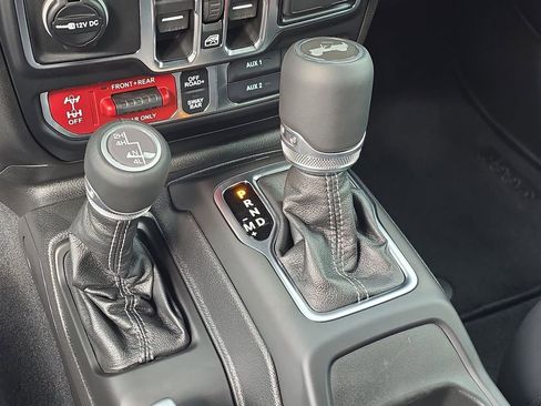 New 2026 Jeep Wrangler Unlimited Rubicon w/ Safety Group image 28