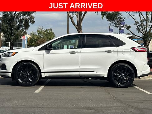 Certified 2022 Ford Edge SE w/ Black Appearance Package AWD/4WD image 6