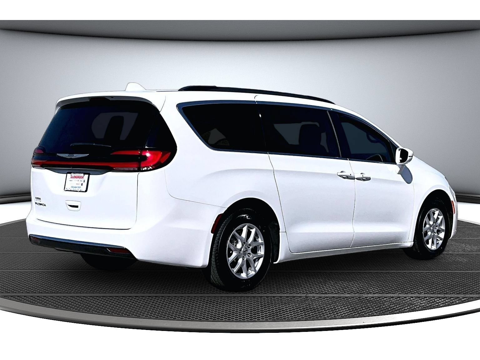 Certified 2022 Chrysler Pacifica Touring-L FWD image 18