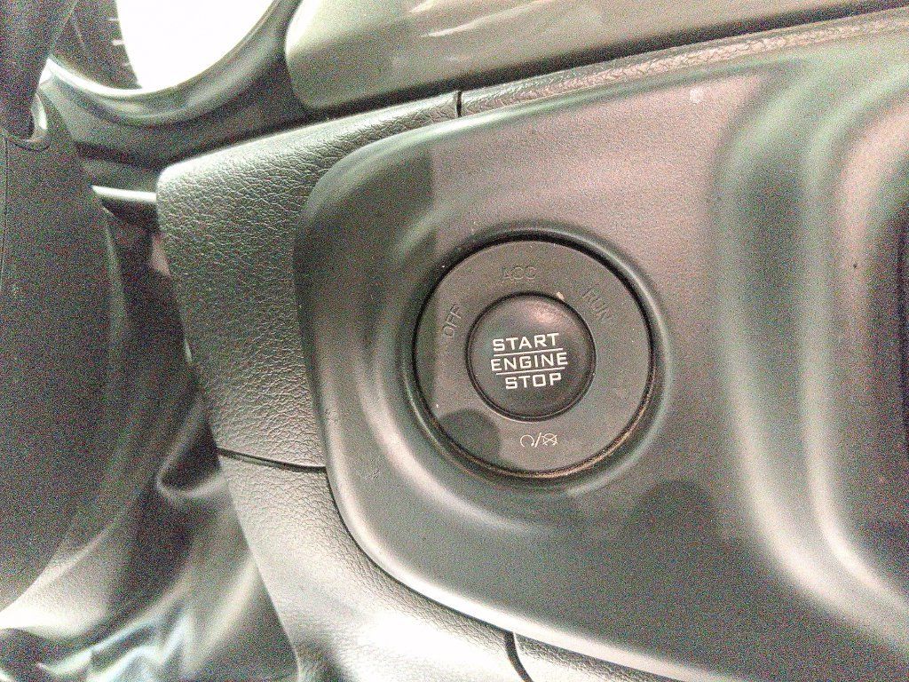 Used 2022 Jeep Wrangler Unlimited Sahara w/ Cold Weather Group AWD/4WD image 18