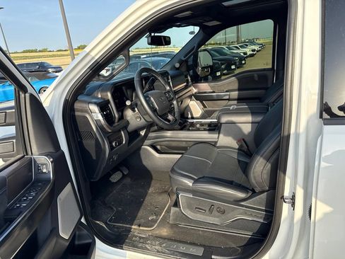Used 2026 Ford F350 Platinum w/ FX4 Off-Road Package AWD/4WD image 18