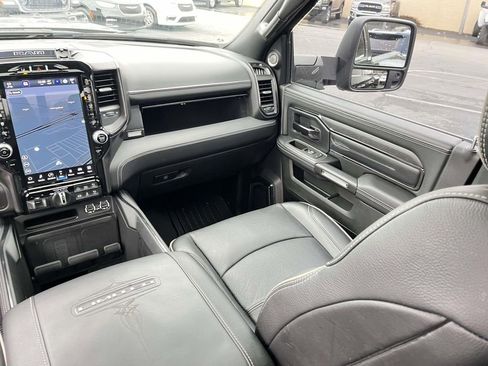 Used 2023 RAM 3500 Limited image 29