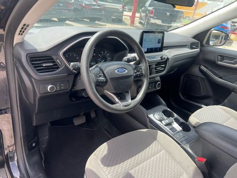 Used 2022 Ford Escape SE FWD image 12